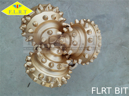 Goede prijs 12 1/4“ Tricone Rotsbeetje van FA517G voor Middelgrote Harde Vorming/Waterputboring online